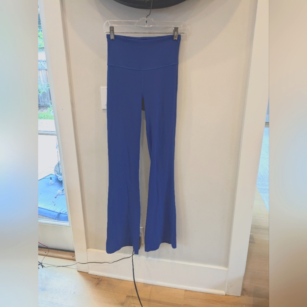 Lululemon Groove Flair Leggings 💙